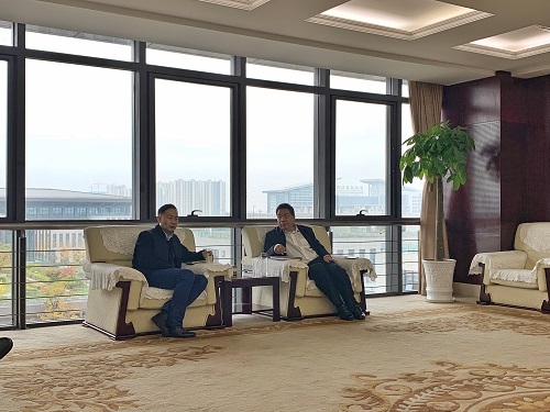 1541643668588892H42J.jpg 集團(tuán)公司領(lǐng)導(dǎo)拜會灃東管委會負(fù)責(zé)人.JPG