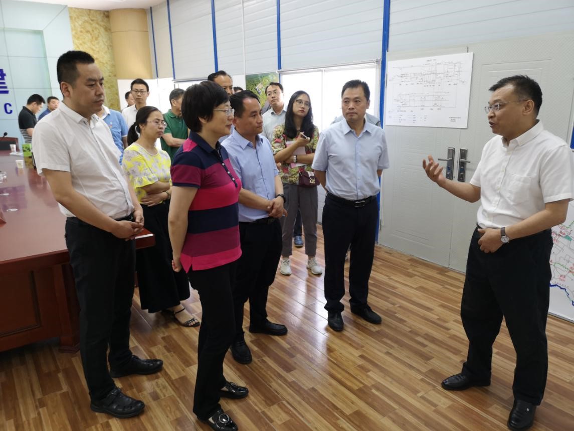 西安市發(fā)改委黨組書記、主任邢欣到水環(huán)境公司白鹿原水生態(tài)中心項(xiàng)目調(diào)研.jpg