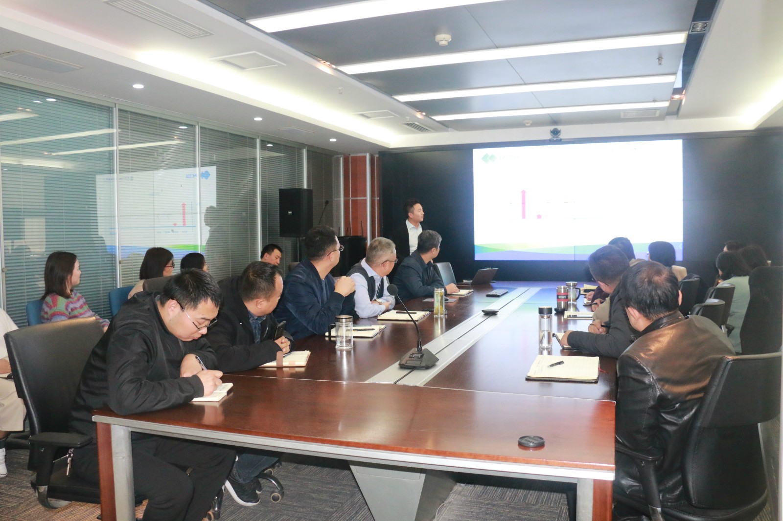 1574762389681103dWrk.jpg 公司舉辦投資項目培訓(xùn).JPG