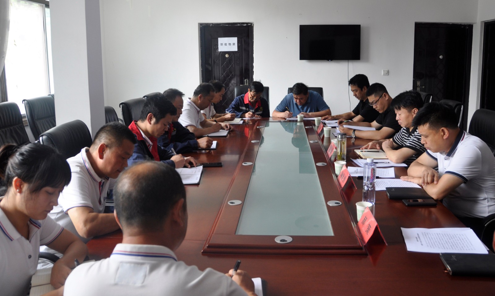 15964106889269371N4j.jpg 2.jpg