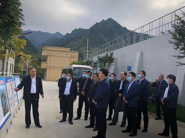 16342614549287168mtl.jpg 商洛市委書記鄭光照到水環(huán)境公司山陽(yáng)縣污水處理廠調(diào)研_副本.jpg