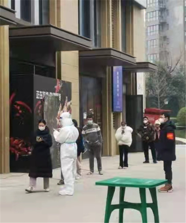 扶貧 余長(zhǎng)卿.jpg