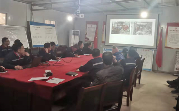 1644539757867051ORJB.jpg 秦楓公司組織安全專題會議部署復(fù)工復(fù)產(chǎn)安全生產(chǎn)工作_副本.jpg