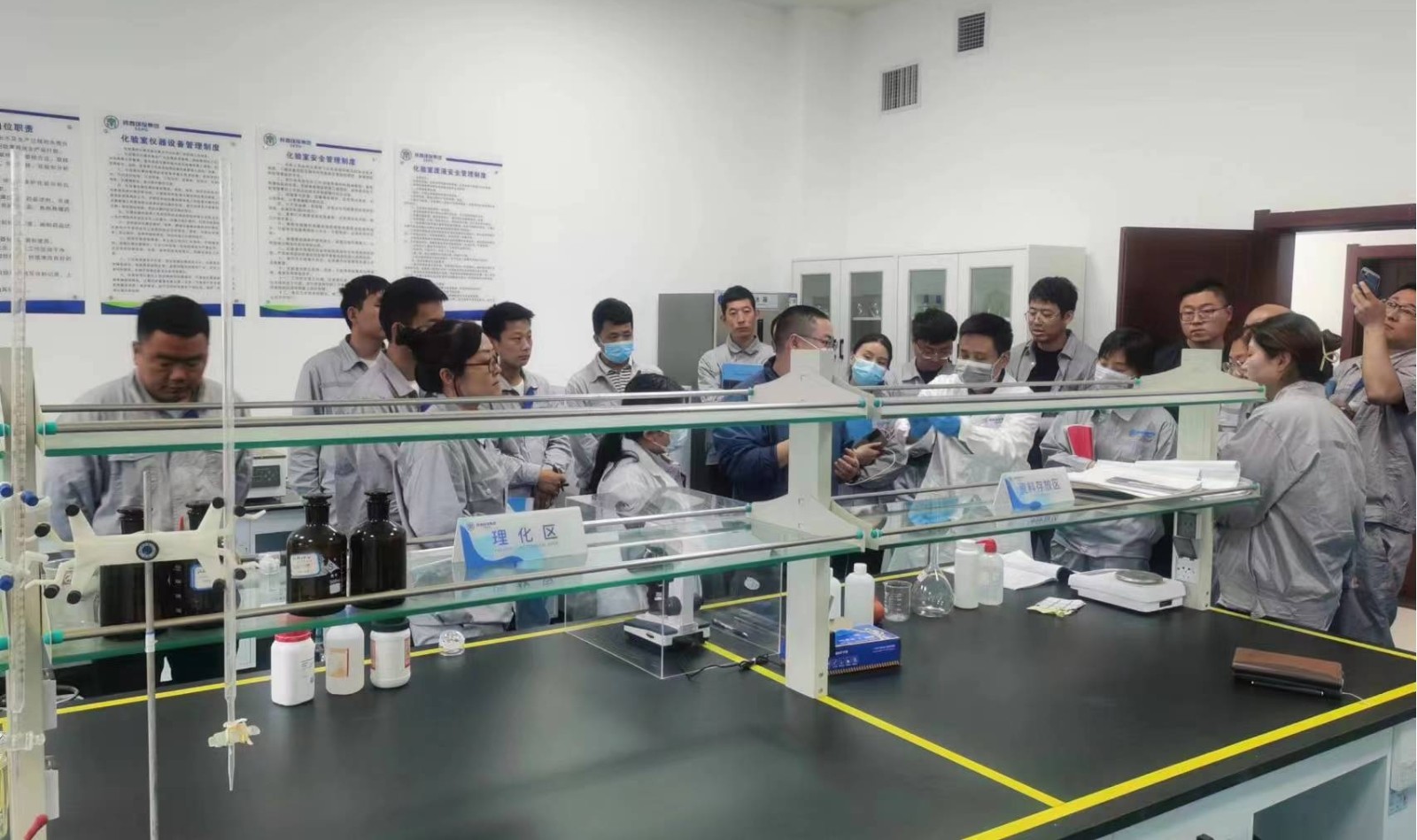 1685408155880209REvJ.jpg 操作流程培訓(xùn)現(xiàn)場(chǎng).jpg