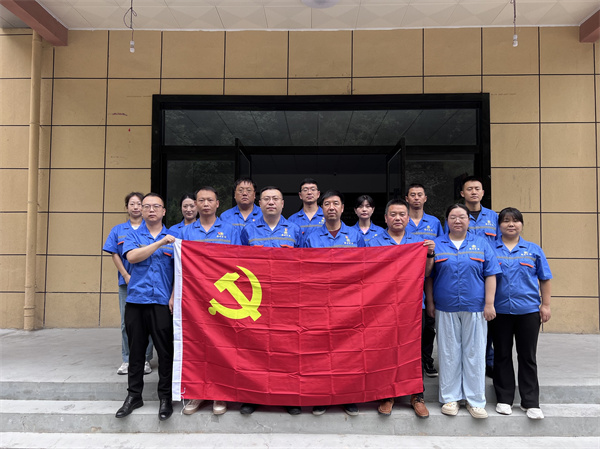 1751426301226251Uy5n.jpg “憶崢嶸歲月 譜七一時(shí)代新篇”系列活動(dòng)02.jpg